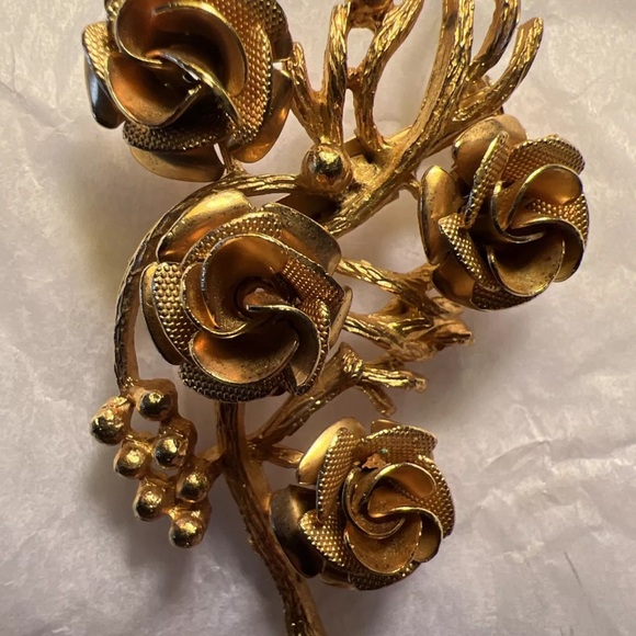 Brooch CORO Signed Gold Roses Bouquet Brooch Pin, Coro Jewelry, 1960’s - Picture 2 of 7